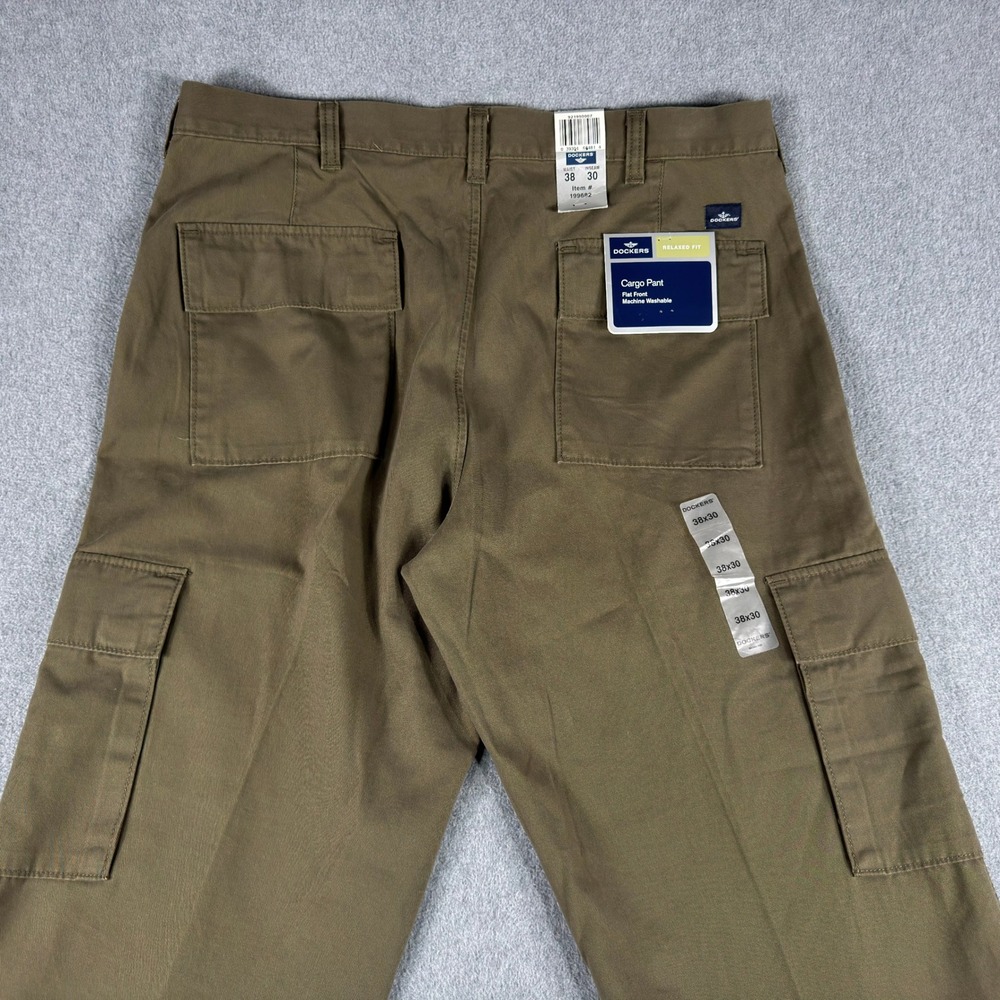 Dockers Men's 38x30 Relaxed Fit Cargo Pants Olive Green Flat Front NWT
